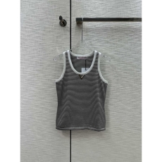 Valentino Vest